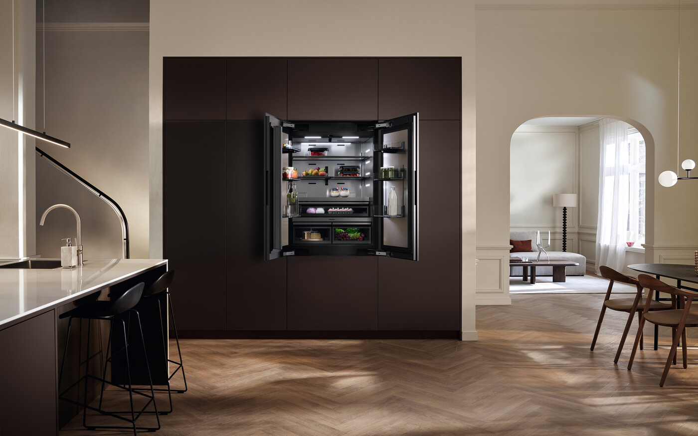 Новые возможности в дизайне: новая серия MasterCool от Miele обеспечивает обзор и наглядность